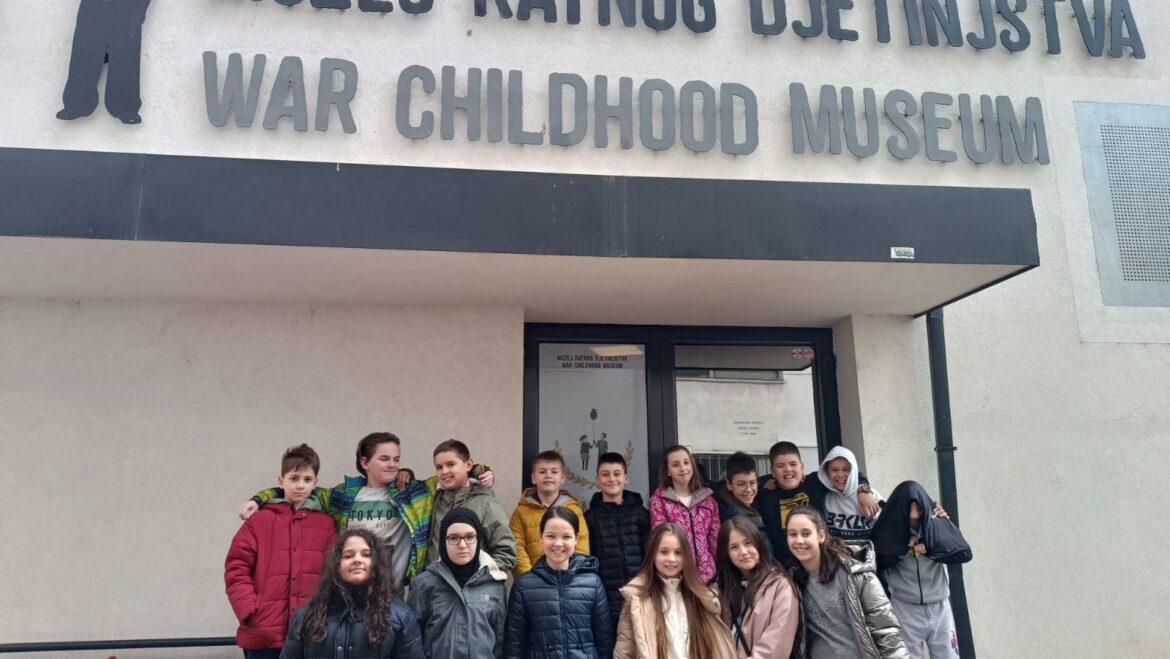Posjeta učenika četvrtih razreda Muzeju ratnog djetinjstva